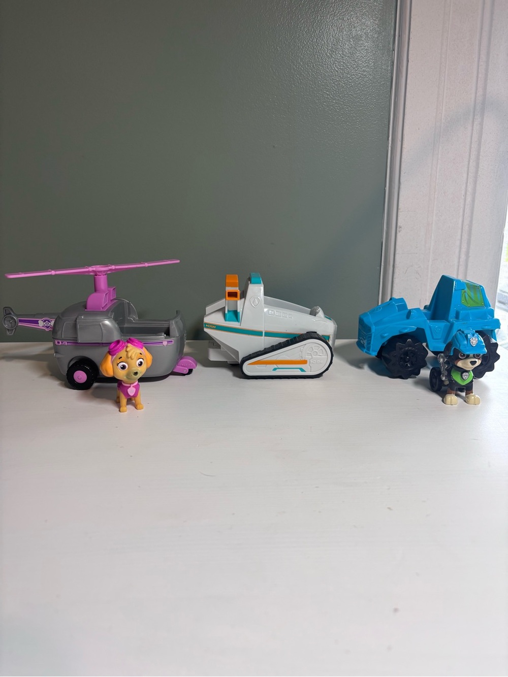 Paw Patrol Everest Snow Plow Vehicle Rex And Skye Figures And Vehicles
